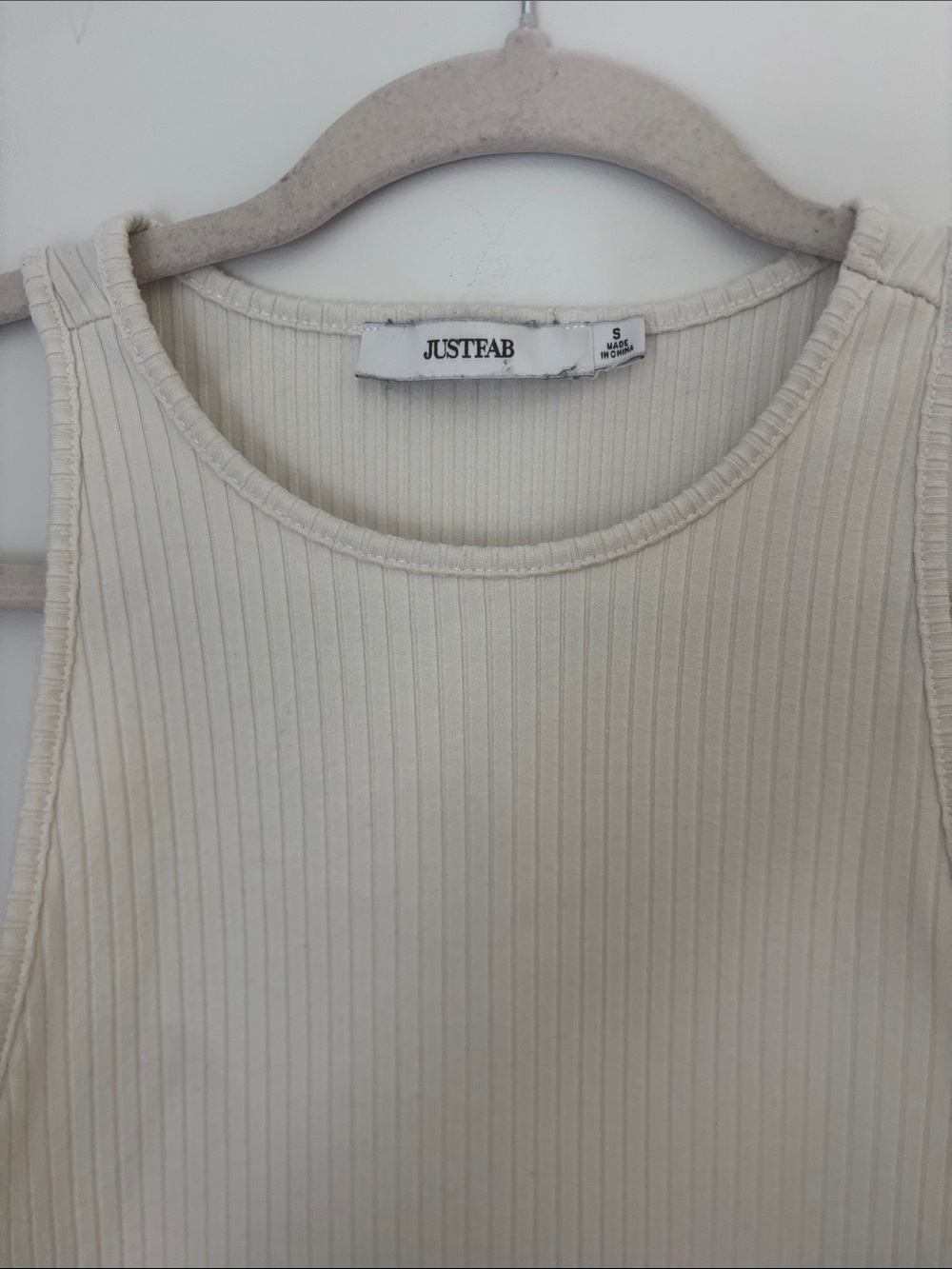 JustFab Cream Ribbed High Neck Tank Size Small - Picture 3 of 5